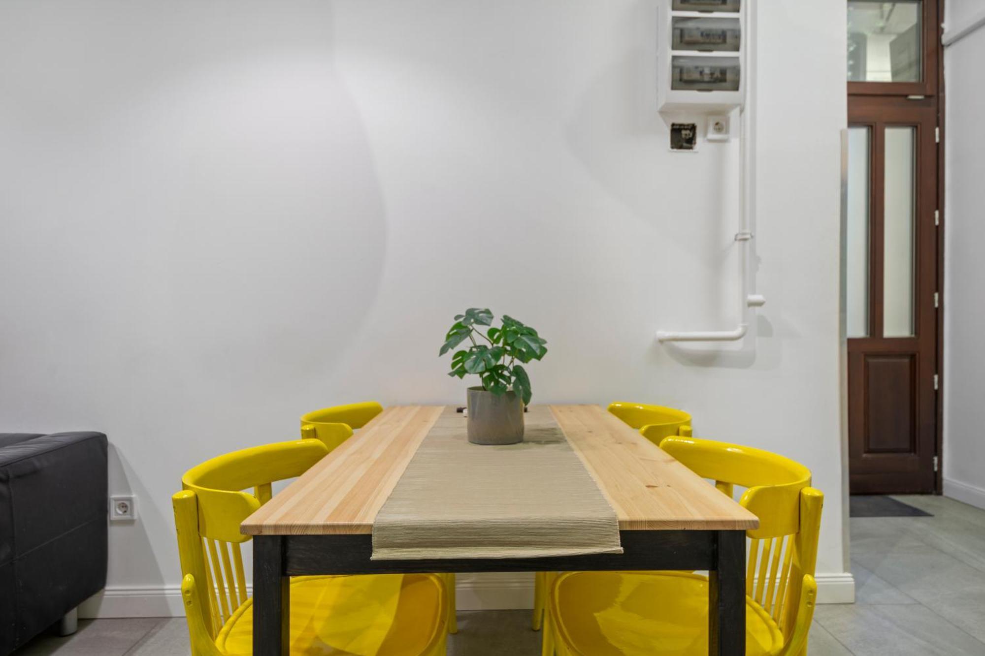 Colourful Apartments In The Party District บูดาเปสต์ ภายนอก รูปภาพ